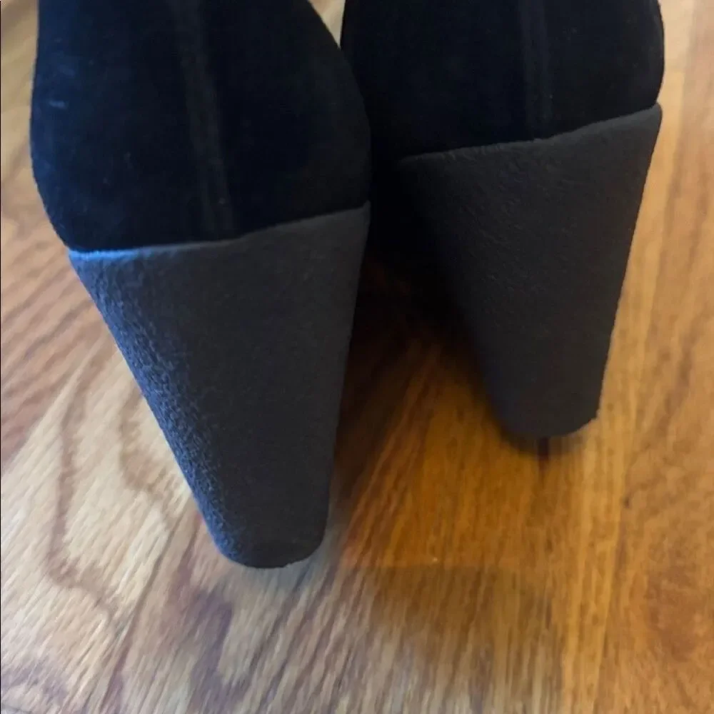 Vintage Karen Millen Black and Gray Suede Wedge Boots